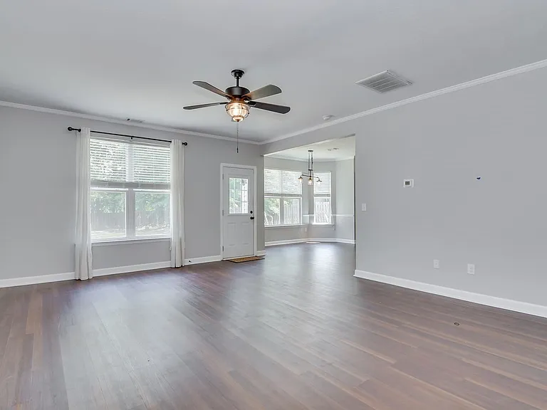 511 Sebastian Dr — Photo 13