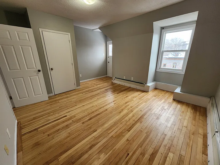342 Somerset St E #B — Photo 15