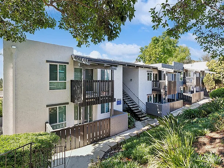 Colonnade at Fletcher Hills — Photo 31