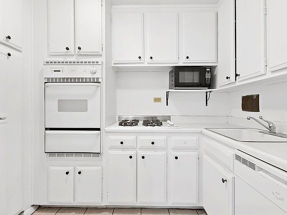 4th image of 245 E 87th St APT 2D