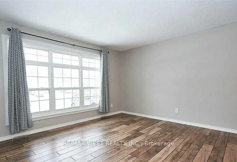 323 Centre St — Photo 13