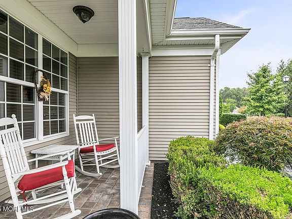 5th image of 99 Gables Way