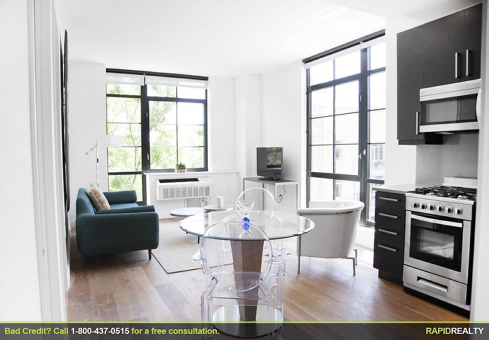 2nd image of 18 Nassau St #3