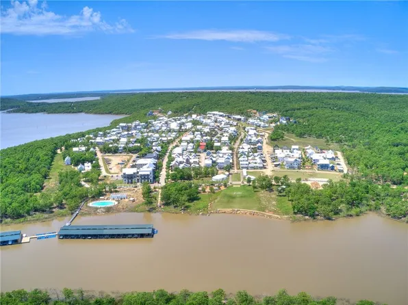 46 Hill St #8, Eufaula, OK 74432