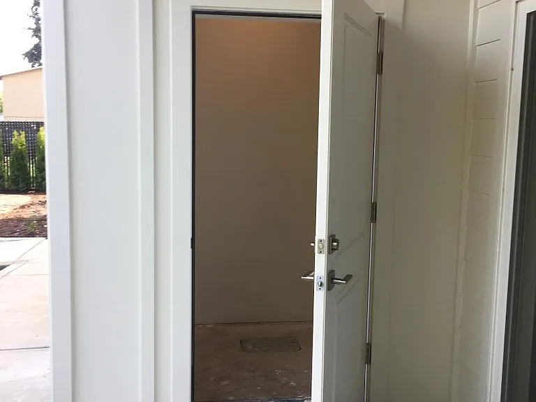 219 SW 3rd Ave — Photo 12