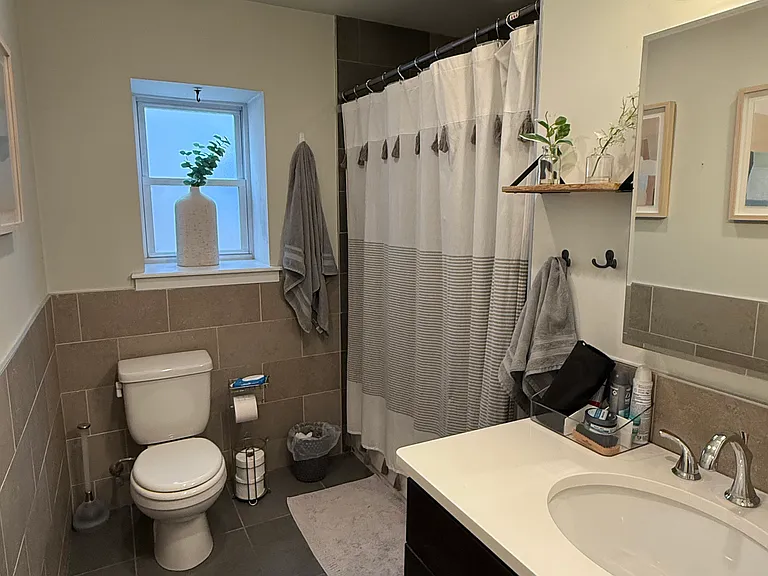 1603 Christian St #C — Photo 9
