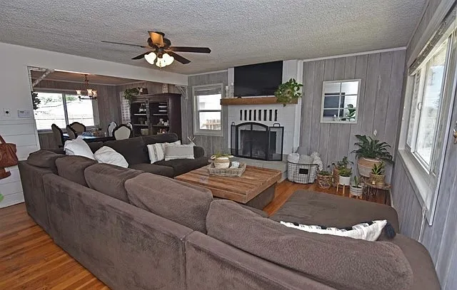 21825 Thunderbird Road - 1 — Photo 3