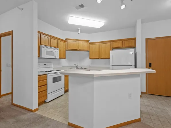 410 New Age Cir APT 212, Verona, WI 53593