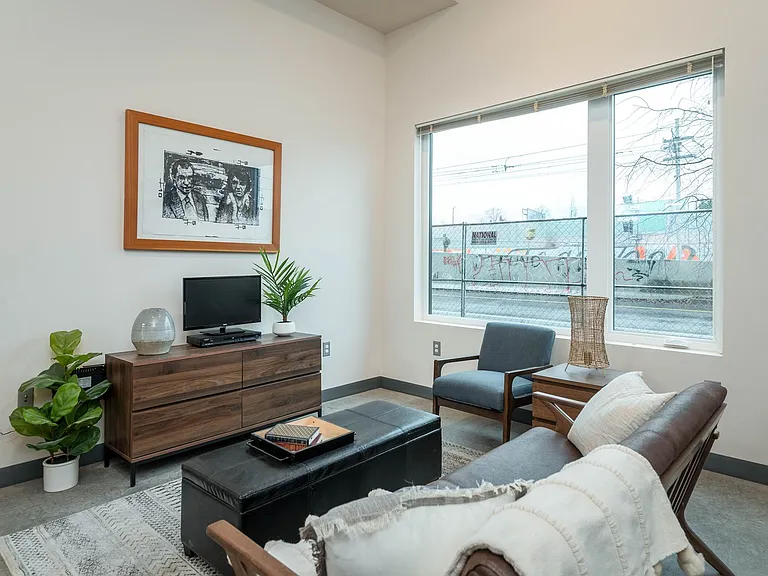 Dean River Apartments — Photo 6