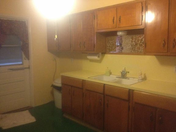 3rd image of 4602 Prescott St