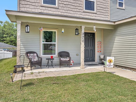 3rd image of 370 Goldenrod