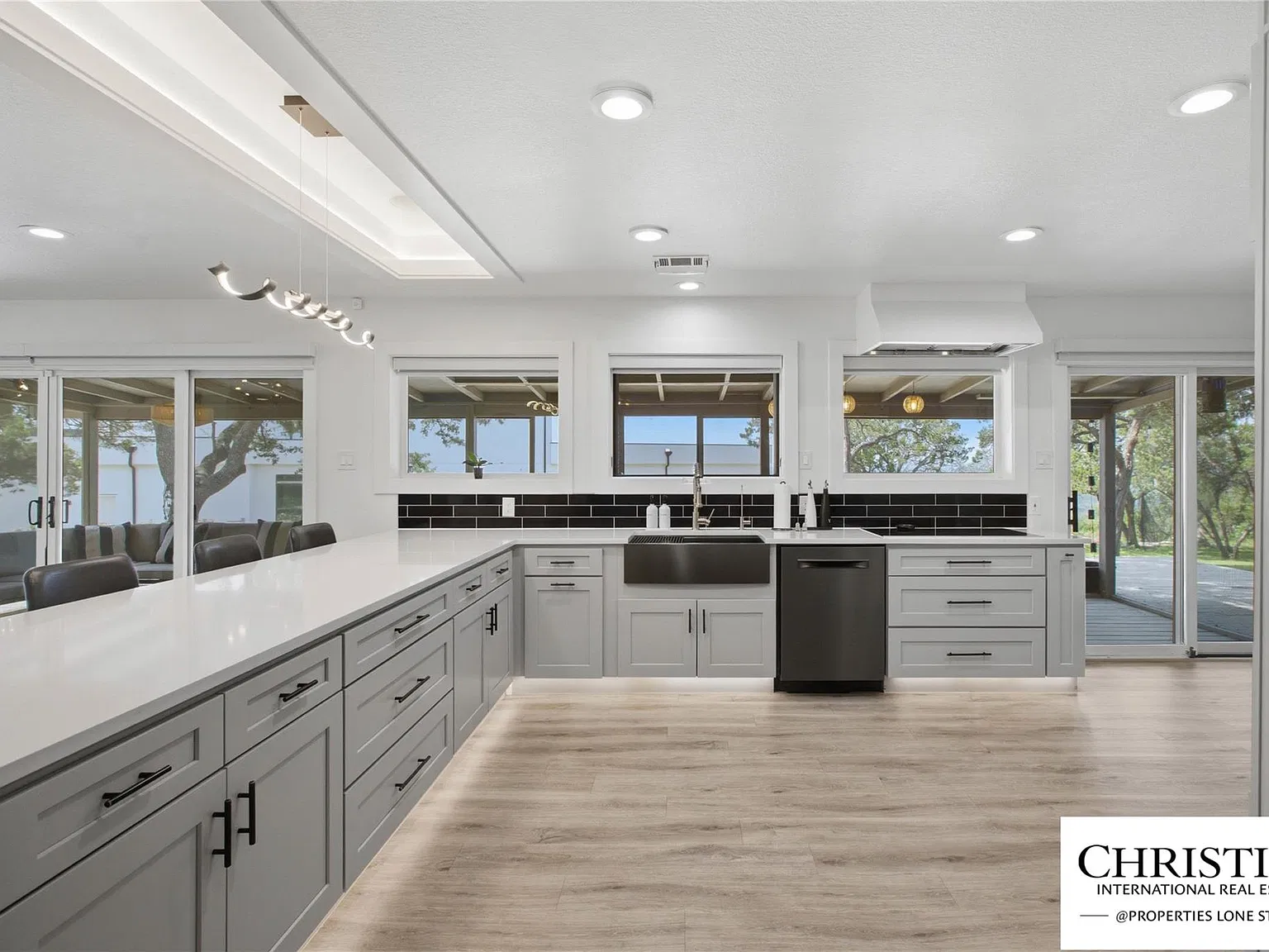4 bed, 3.0 bath, 2634 sqft, $3,500 — Photo 1