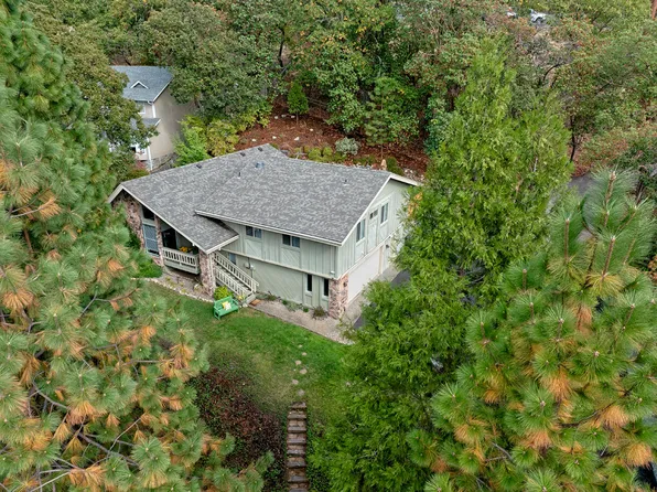 1630 NE Terrace Dr, Grants Pass, OR 97526