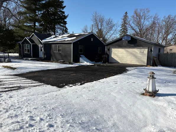 7118 Seminole Dr, Wonder Lake, IL 60097