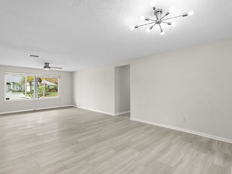 2861 SE Calvin St — Photo 9