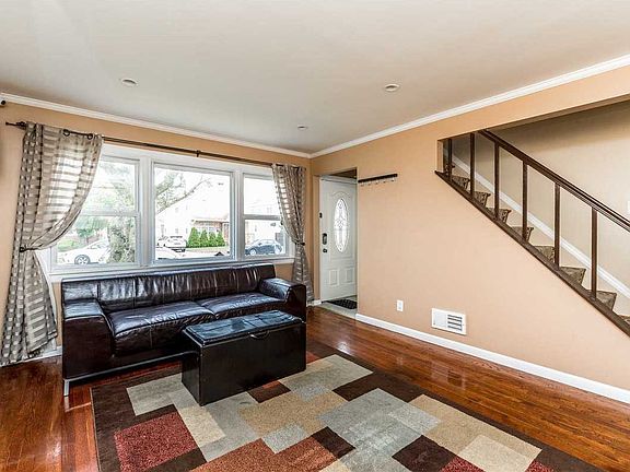 2nd image of 8124 267th St