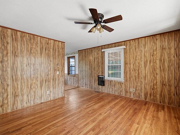 4th image of 37 Theodore Cir