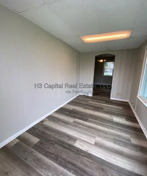 1715 Edwardsville Rd — Photo 3