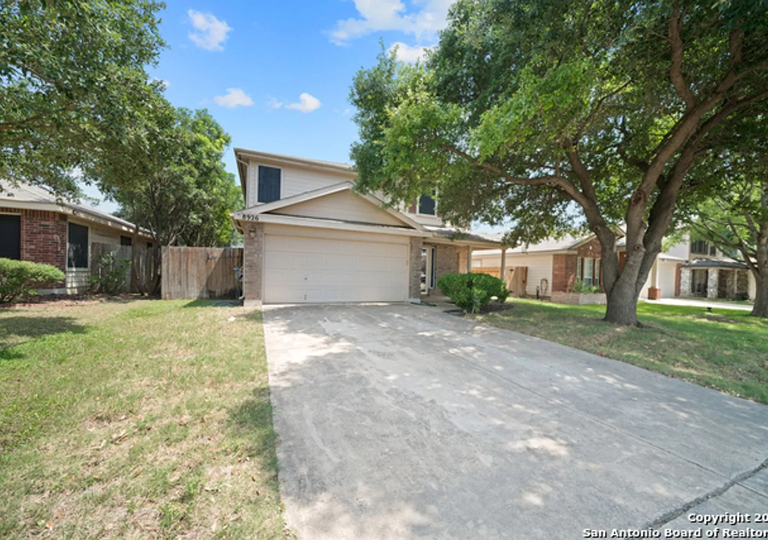 Two Story Beauty — Photo 4