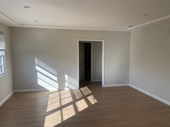 5th image of 208 S Detroit St #208