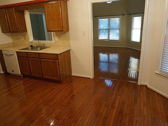 Breakfast nook opens to Family Room
