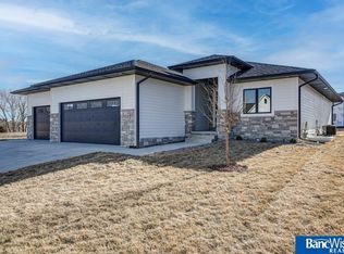 9231 Calamus River Rd, Lincoln, NE 68520