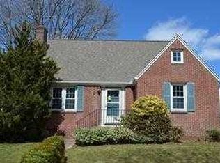 54 Raynham Rd, New Haven, CT 06512