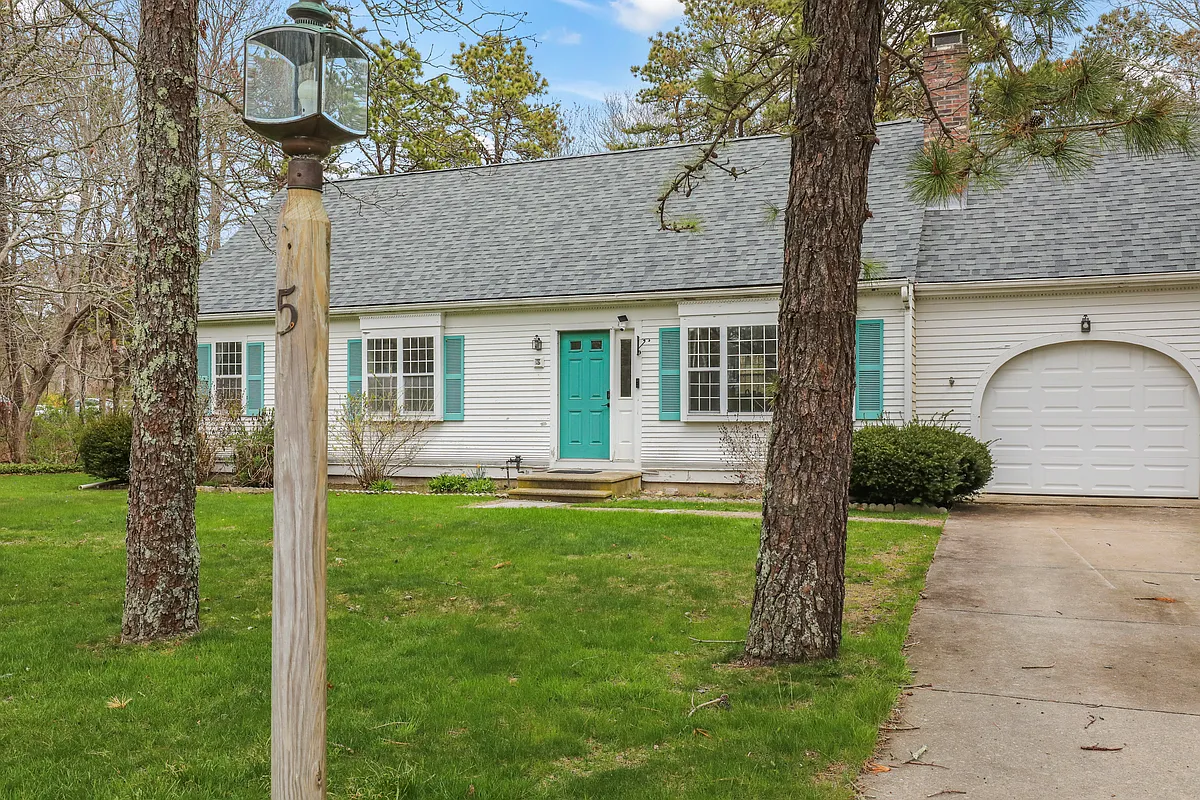 Exterior (New Windows and Exterior Painting this Spring) - 5 Anthonys Way