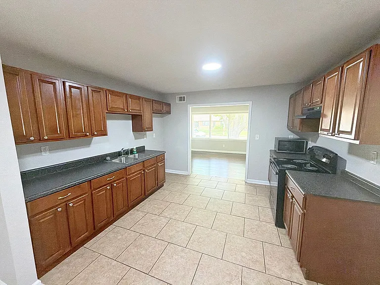 3587 Hallbrook St — Photo 5