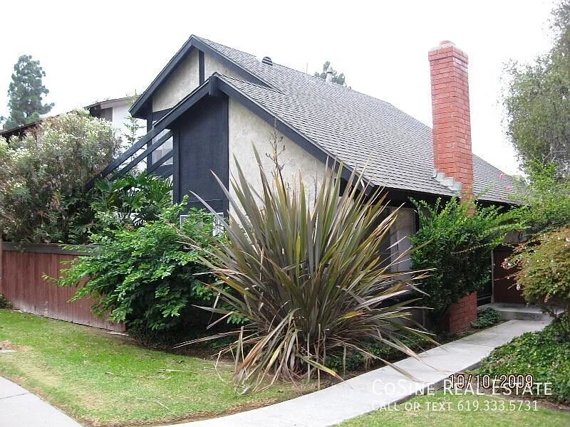 Building Photo - 10695 Esmeraldas Dr