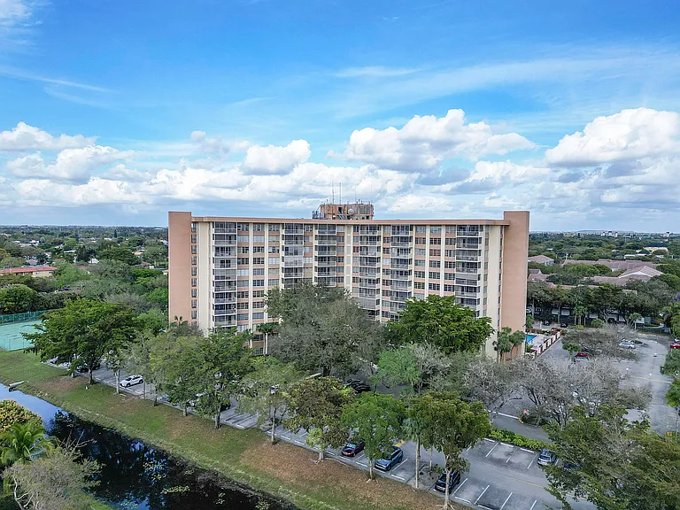 10777 W Sample Rd #918 — Photo 8