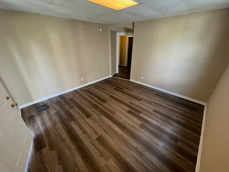 172 Hamline Ave — Photo 3
