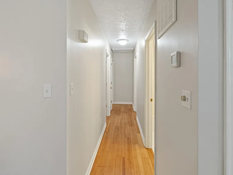 359 Montgomery Cir — Photo 5