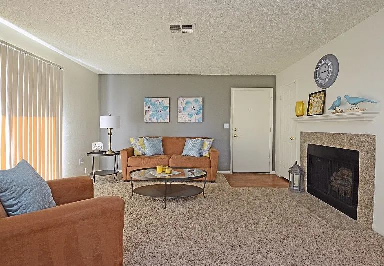 Cabana Club Apartments — Photo 12