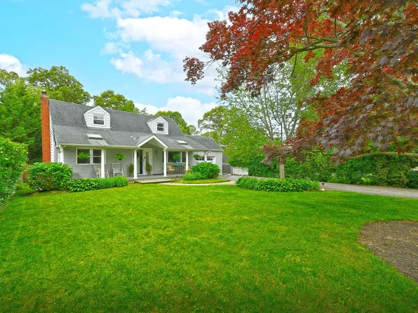 64 Luyster Street, South Huntington, NY 11746