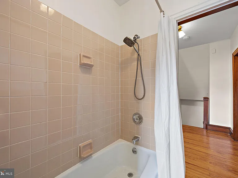 409 W 20th St #2 — Photo 7