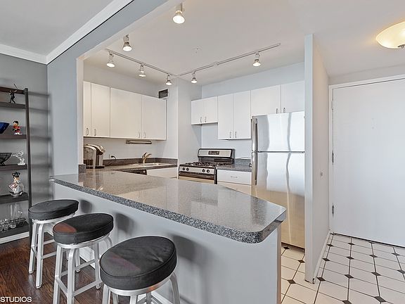 5th image of 1150 N Lake Shore Dr APT 14B