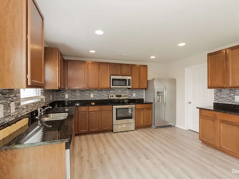 966 Sweetgum St — Photo 4