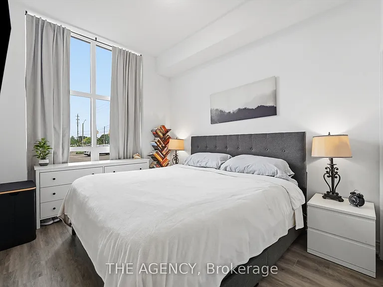 450 Dundas St E #101 — Photo 16