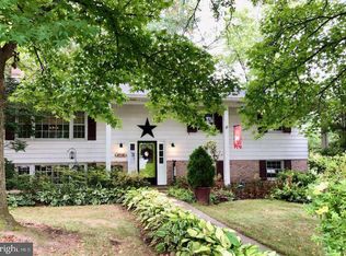 2712 Pocono Dr, York, PA 17402