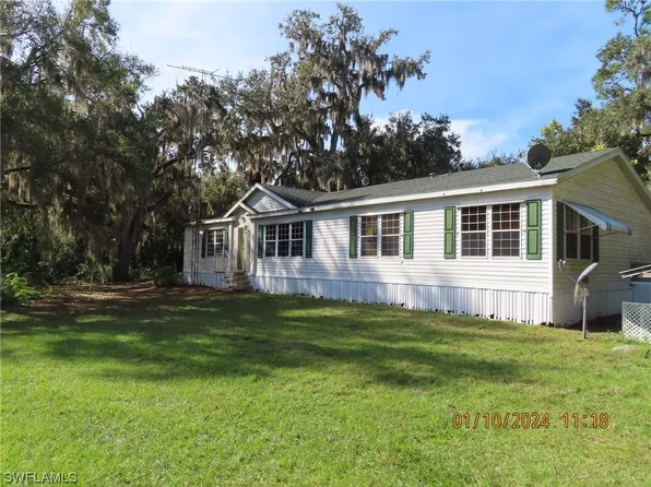 7855 Davis Dr, Sebring, FL 33876