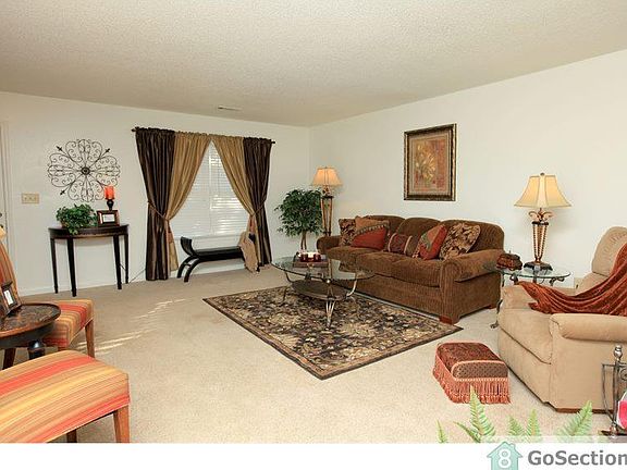 3rd image of 669 Woburn Dr