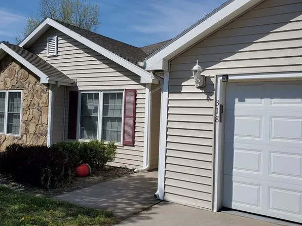 318 Commanche Ct, Junction City, KS 66441