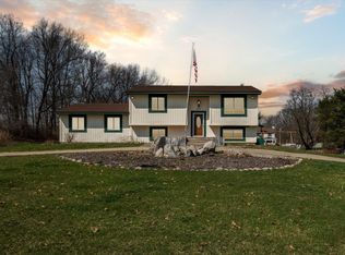 9701 Cairn Ct, Holly, MI 48442