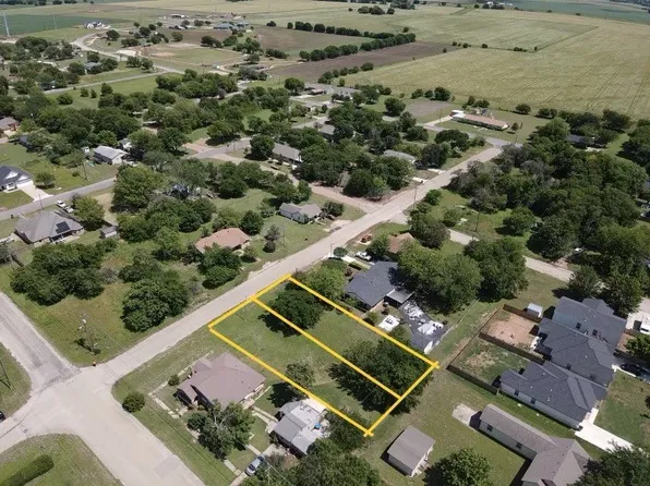 507 Arthur St, Mc Gregor, TX 76657