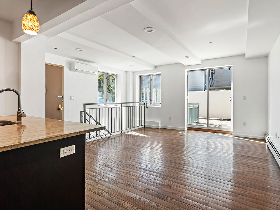 1st image of 117 Kingsland Ave APT 1C