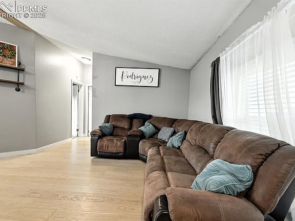 4th image of 20917 Goldeneagle Dr
