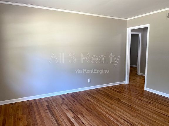 4th image of 940 Green Ridge Ct