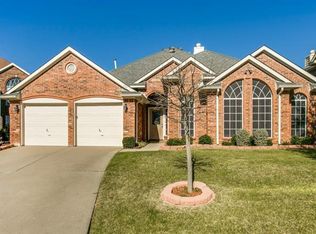131 Wescott Dr, Grand Prairie, TX 75052