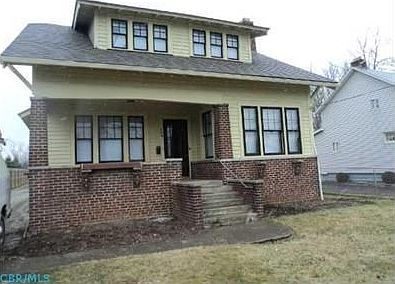 2nd image of 749 Collingwood Ave